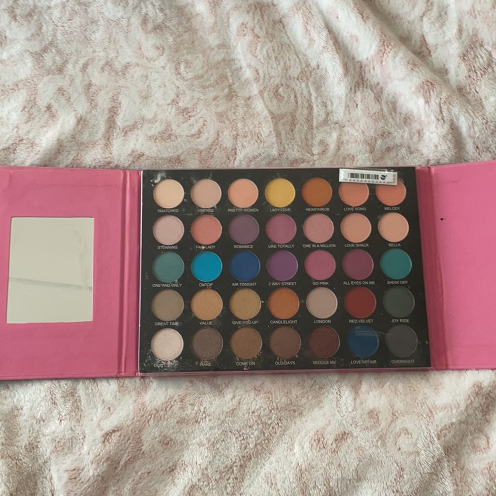 Eyeshadows - Picture 2 of 2